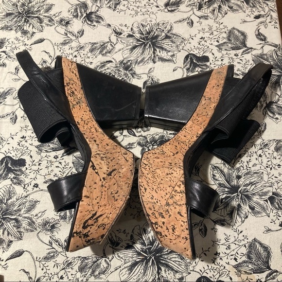 DONNA KARAN Sz 37.5 Chunky Heel Platform Strappy Leather & Elastic Sandals - Picture 6 of 13